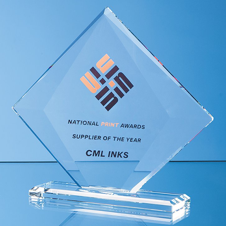 22cm x 25cm x 10mm Clear Glass Vision Diamond Award in a Gift Box